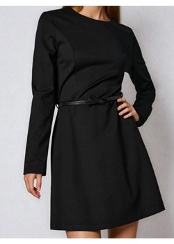 Sinsay - Klasyczna sukienka mini z paskiem i wiskozą - czarny ze sklepu Sinsay w kategorii Sukienki - zdjęcie 189180855