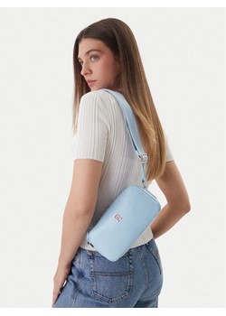 Torebka Tommy Hilfiger Th Essential Camera Bag AW0AW18370 Błękitny ze sklepu eobuwie.pl w kategorii Listonoszki - zdjęcie 189180886