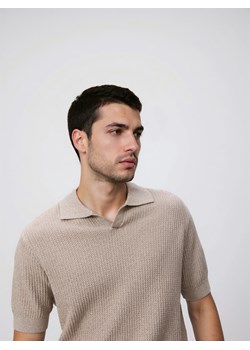 Reserved - Strukturalny sweter polo - beżowy ze sklepu Reserved w kategorii Swetry męskie - zdjęcie 189182105