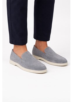 Estro: Szare mokasyny męskie z weluru naturalnego ze sklepu Estro w kategorii Mokasyny męskie - zdjęcie 189186549