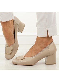 Beżowe skórzane Polskie czółenka damskie słupku Góral 2096 ze sklepu suzana.pl w kategorii Czółenka - zdjęcie 189191965