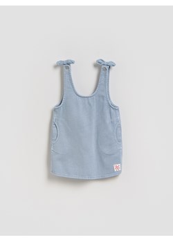 Reserved - Jeansowa spódnica ogrodniczka - jasnoniebieski ze sklepu Reserved w kategorii Sukienki dziewczęce - zdjęcie 189192365