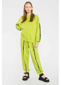 Limonkowe spodnie dresowe z ozdobnymi taśmami NO YOUTH CONTROL, Rozmiar - 170, Kolor - Limonkowy ze sklepu REPORTER w kategorii Spodnie dziewczęce - zdjęcie 189208049