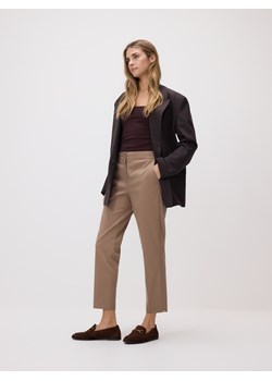 Reserved - Spodnie w kant z bawełną - brązowy ze sklepu Reserved w kategorii Spodnie damskie - zdjęcie 189209178