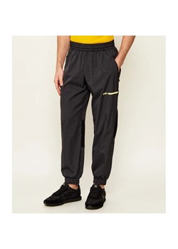 EA7 Spodnie dresowe | Regular Fit ze sklepu Gomez Fashion Store w kategorii Spodnie męskie - zdjęcie 189212787