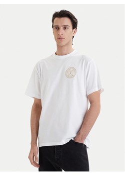 Versace Jeans Couture T-Shirt 80GAHT04 CJ00T Biały Regular Fit ze sklepu MODIVO w kategorii T-shirty męskie - zdjęcie 189213046
