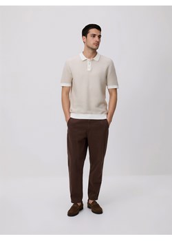 Reserved - Bawełniany sweter polo - beżowy ze sklepu Reserved w kategorii Swetry męskie - zdjęcie 189219529
