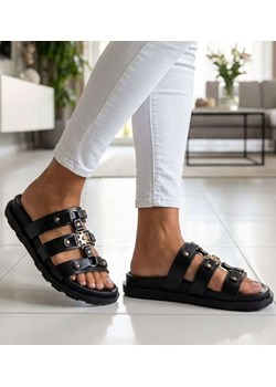 Czarne klapki na platformie Sweet Shoes /B6-1 18783 W281/ ze sklepu Pantofelek24.pl w kategorii Klapki damskie - zdjęcie 189224867