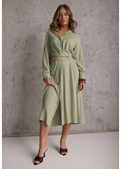 Zielona Koszulowa Sukienka z Wiskozy z Asymetrycznym Drapowaniem i Guzikiem Hetasa ze sklepu renee.pl w kategorii Sukienki - zdjęcie 189226847