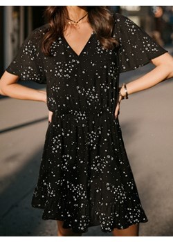 Sinsay - Sukienka z wiskozy w kwiatowy wzór - czarny ze sklepu Sinsay w kategorii Sukienki - zdjęcie 189227727