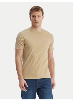 Gant T-Shirt Shield 2003185 Beżowy ze sklepu MODIVO w kategorii T-shirty męskie - zdjęcie 189231406