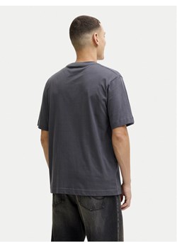 Jack & Jones T-Shirt Club 12289868 Szary Relaxed Fit ze sklepu MODIVO w kategorii T-shirty męskie - zdjęcie 189231438