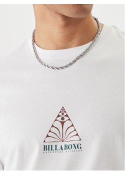 Billabong T-Shirt Floating EBYZT00387 Biały Regular Fit ze sklepu MODIVO w kategorii T-shirty męskie - zdjęcie 189231705