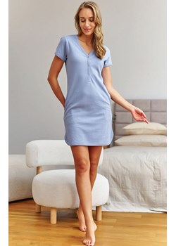 Doctor Nap błękitna koszula nocna z prążkowanej bawełny TM.4542.SKY_BLUE, Kolor błękitny, Rozmiar M, Doctor Nap ze sklepu Intymna w kategorii Koszule nocne - zdjęcie 189241346