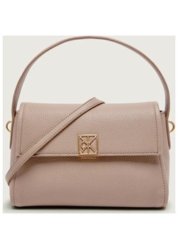 Calvin Klein Kuferek EMBLEM ze sklepu Gomez Fashion Store w kategorii Kuferki - zdjęcie 189243886