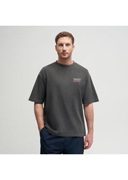 TIMBERLAND T-SHIRT ''FLY FISHING'' GRAPHIC TEE ze sklepu Timberland w kategorii T-shirty męskie - zdjęcie 189244219