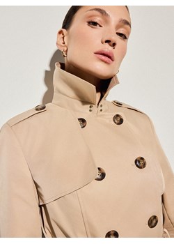 Mohito - Beżowy trencz z paskiem - beżowy ze sklepu Mohito w kategorii Płaszcze damskie - zdjęcie 189244908