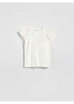 Reserved - T-shirt z haftem na rękawach - złamana biel ze sklepu Reserved w kategorii Bluzki dziewczęce - zdjęcie 189245326
