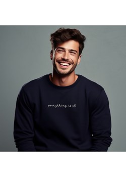 WOOOP Bluza "Everything is okay" w kolorze granatowym ze sklepu Limango Polska w kategorii Bluzy męskie - zdjęcie 189251365