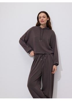 Reserved - Krótka bluza z wiskozą - brązowy ze sklepu Reserved w kategorii Bluzy damskie - zdjęcie 189255429