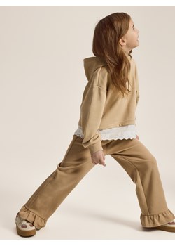 Reserved - Bawełniana bluza z koronką - beżowy ze sklepu Reserved w kategorii Bluzy dziewczęce - zdjęcie 189255488