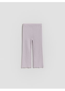 Reserved - Prążkowane spodnie - lawendowy ze sklepu Reserved w kategorii Spodnie dziewczęce - zdjęcie 189259687