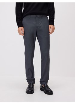 Reserved - Spodnie chino slim fit - granatowy ze sklepu Reserved w kategorii Spodnie męskie - zdjęcie 189259787