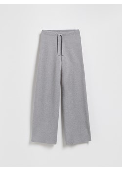 Reserved - Dzianinowe spodnie z wiskozą - szary ze sklepu Reserved w kategorii Spodnie damskie - zdjęcie 189261835