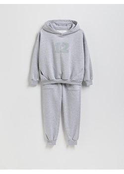 Reserved - Dzianinowy komplet z bawełną - jasnoszary ze sklepu Reserved w kategorii Komplety chłopięce - zdjęcie 189261916