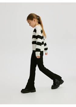 Reserved - Prążkowane spodnie flare - czarny ze sklepu Reserved w kategorii Spodnie dziewczęce - zdjęcie 189263416