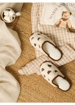 Sinsay - Kapcie - kremowy ze sklepu Sinsay w kategorii Kapcie damskie - zdjęcie 189264705