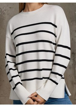 Sinsay - Prążkowany sweter w paski - wielobarwny ze sklepu Sinsay w kategorii Swetry damskie - zdjęcie 189264717