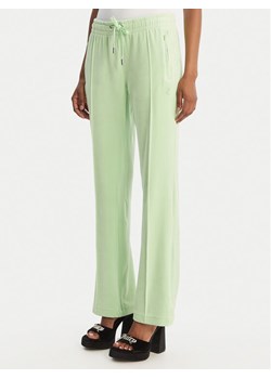 Juicy Couture Spodnie dresowe Tina JCWBJ126327 Zielony Straight Leg ze sklepu MODIVO w kategorii Spodnie damskie - zdjęcie 189266748