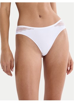 Triumph Figi brazylijskie Comfort Allure 10226445 Biały ze sklepu MODIVO w kategorii Majtki damskie - zdjęcie 189266756