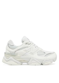 New Balance Sneakersy GC9060LL Biały ze sklepu MODIVO w kategorii Buty sportowe dziecięce - zdjęcie 189266939