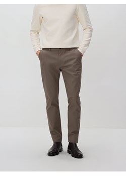Reserved - Spodnie chino slim fit - brązowy ze sklepu Reserved w kategorii Spodnie męskie - zdjęcie 189271039
