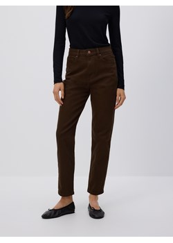 Reserved - Jeansy mom fit - brązowy ze sklepu Reserved w kategorii Jeansy damskie - zdjęcie 189271267