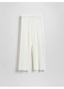 Reserved - Dzianinowe spodnie z wiskozą - kremowy ze sklepu Reserved w kategorii Spodnie damskie - zdjęcie 189271585
