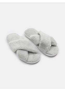 Sinsay - Kapcie ze sztucznym futrem - szary ze sklepu Sinsay w kategorii Kapcie damskie - zdjęcie 189272975