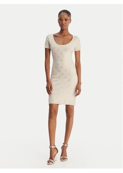 Guess Sukienka dzianinowa W6RK92 Z3JD2 Beżowy Regular Fit ze sklepu MODIVO w kategorii Sukienki - zdjęcie 189274028