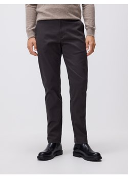 Reserved - Spodnie chino slim fit - ciemnobrązowy ze sklepu Reserved w kategorii Spodnie męskie - zdjęcie 189275015