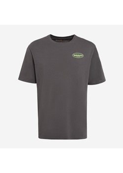 TIMBERLAND T-SHIRT GAS STATION BACK GRAPHIC TEE ze sklepu Timberland w kategorii T-shirty męskie - zdjęcie 189276829