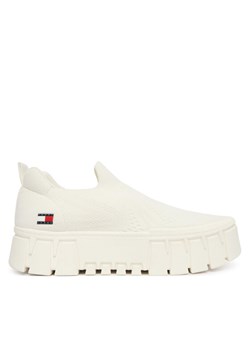 Sneakersy Tommy Jeans Tjw Chunky Knit Sneaker EN0EN03014 Biały ze sklepu eobuwie.pl w kategorii Buty sportowe damskie - zdjęcie 189281286