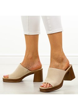 Beżowe klapki damskie na słupku Potocki 54309 ze sklepu suzana.pl w kategorii Klapki damskie - zdjęcie 189283026