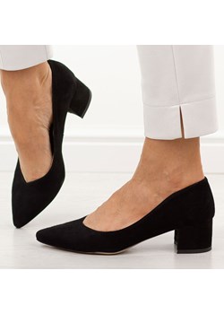 Czarne zamsz skórzane Polskie czółenka damskie na obcasie Prestige 223 ze sklepu suzana.pl w kategorii Czółenka - zdjęcie 189283135