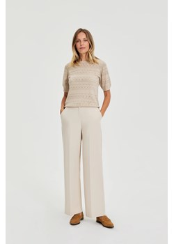 Spodnie z kantem beżowe ze sklepu Moodo.pl w kategorii Spodnie damskie - zdjęcie 189283446