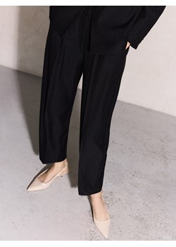 Mohito - Czekoladowe czółenka na szpilce - beżowy ze sklepu Mohito w kategorii Czółenka - zdjęcie 189285637