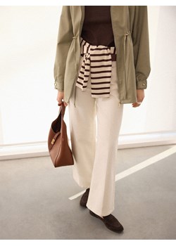 Mohito - Jeansy wide leg z paskiem - kremowy ze sklepu Mohito w kategorii Jeansy damskie - zdjęcie 189285937