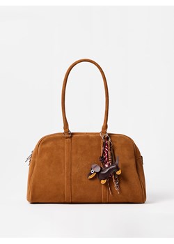 Mohito - Skórzana torebka z brelokiem - brązowy ze sklepu Mohito w kategorii Kuferki - zdjęcie 189286197