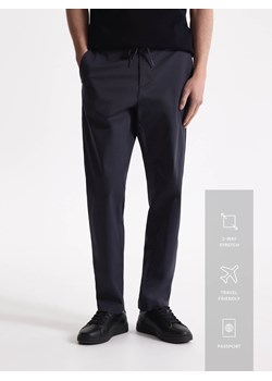 Reserved - Spodnie joggery - granatowy ze sklepu Reserved w kategorii Spodnie męskie - zdjęcie 189287076